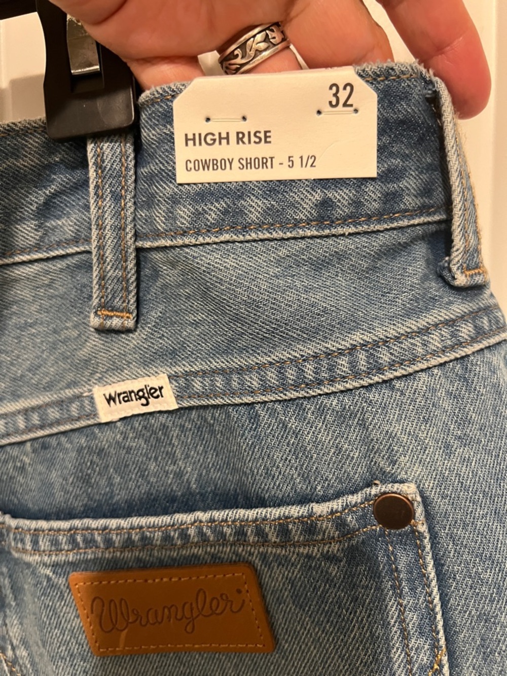 Wrangler High-Rise Denim Women’s Shorts in Light Blue - Picture 4 of 7